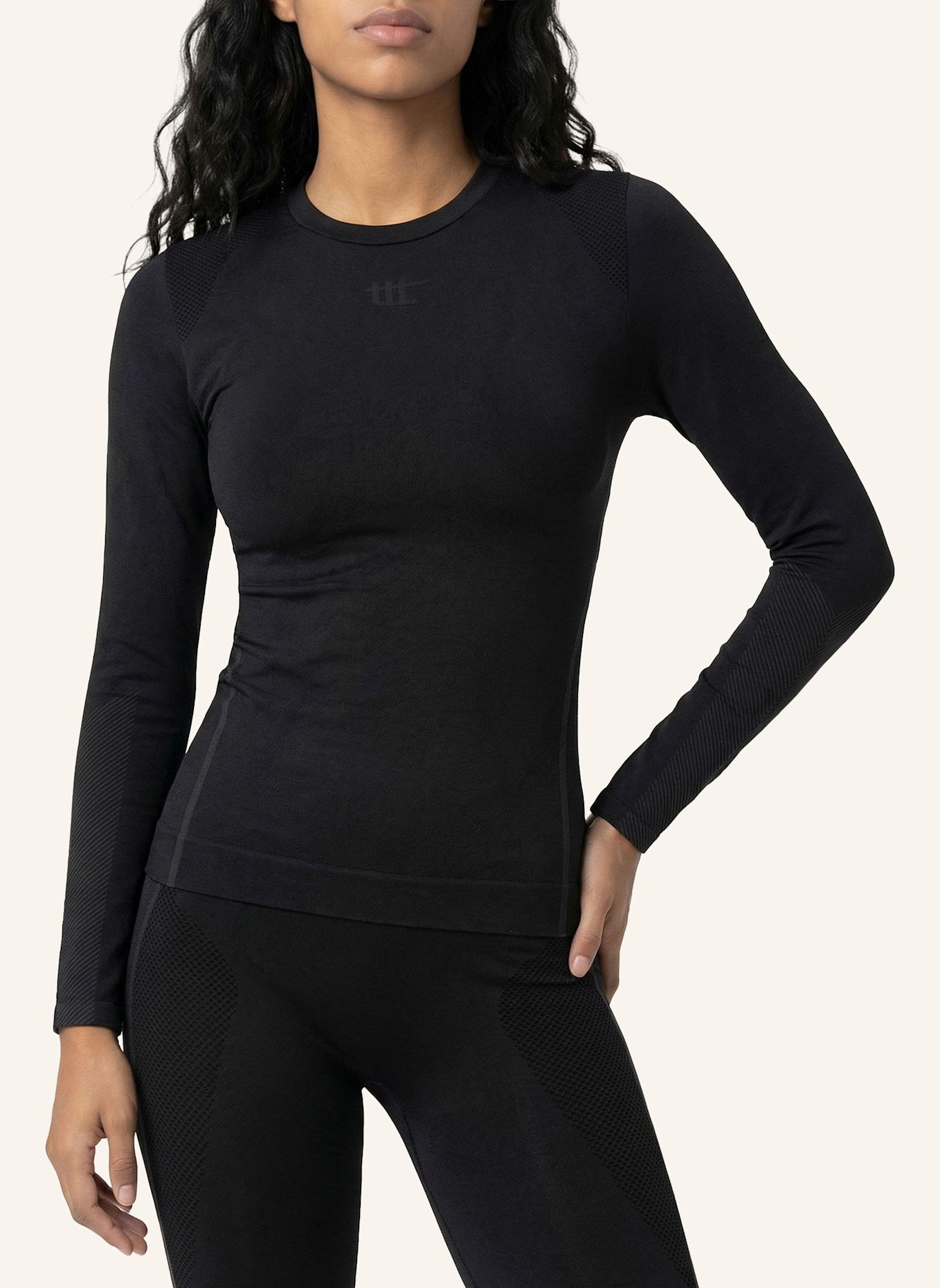 to the top Long Sleeve SEAMLESS: SCHWARZ