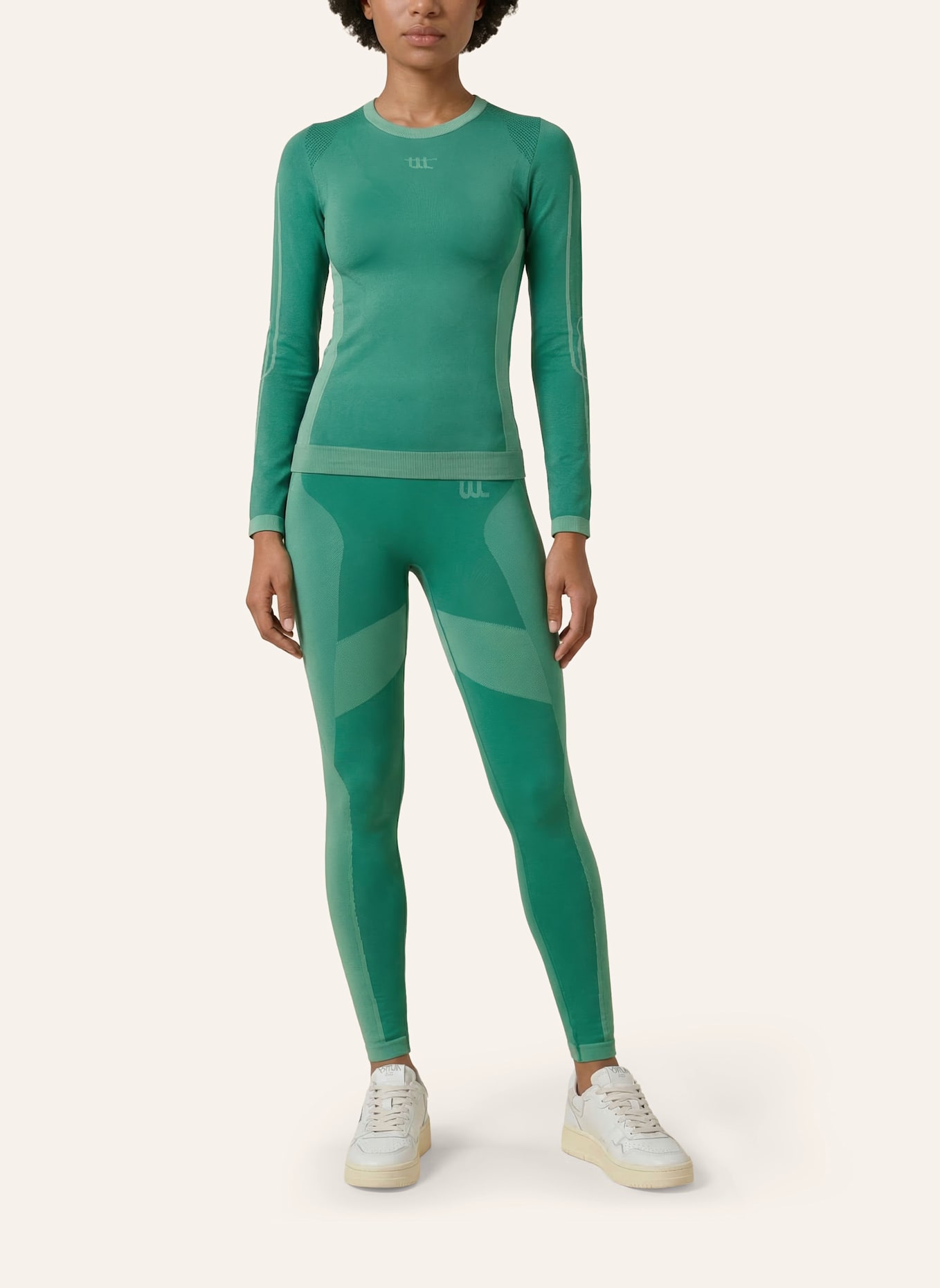 to the top Long Sleeve SEAMLESS LIGHT: GRÜN