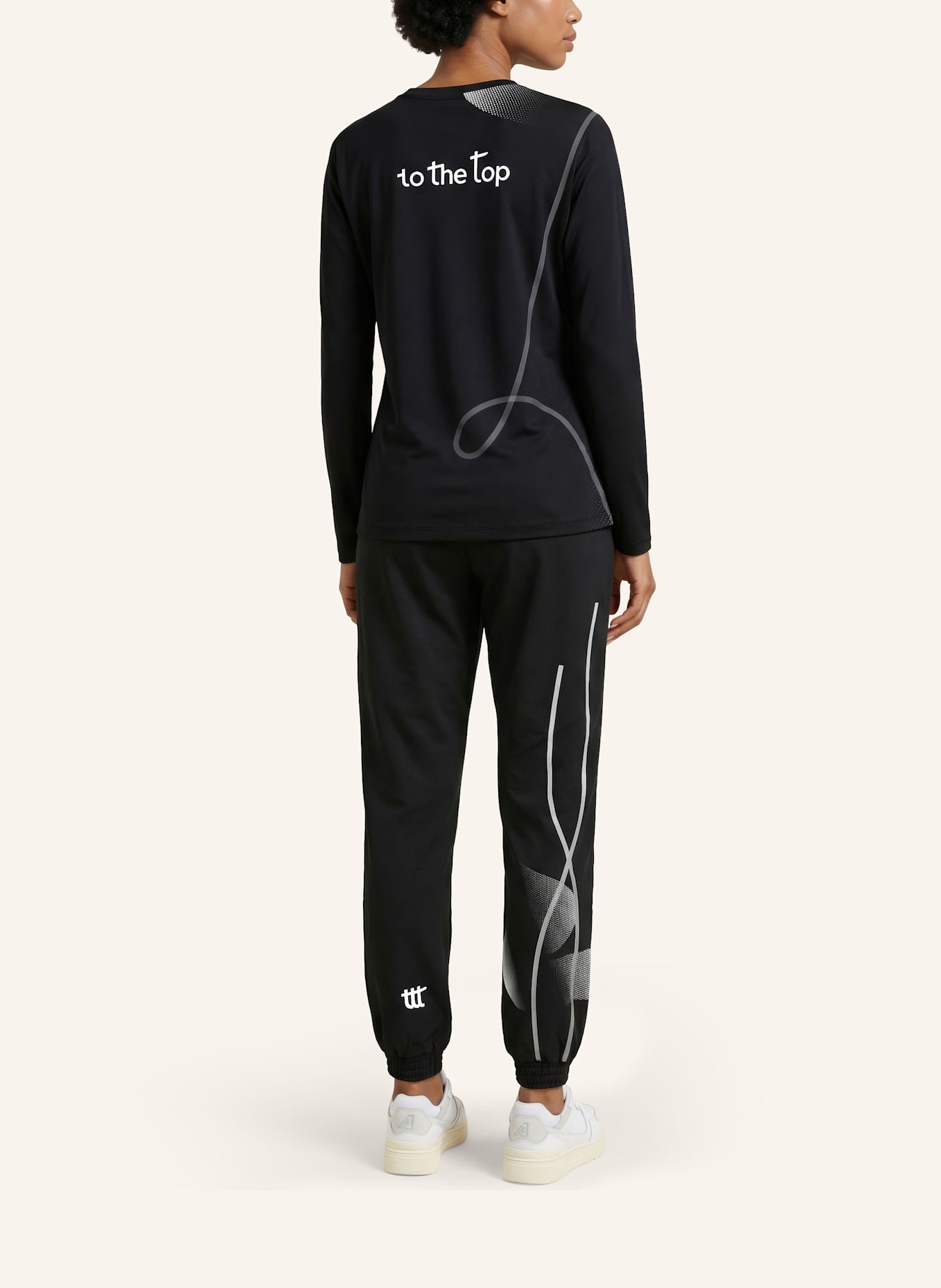 to the top Long Sleeve PACE: SCHWARZ