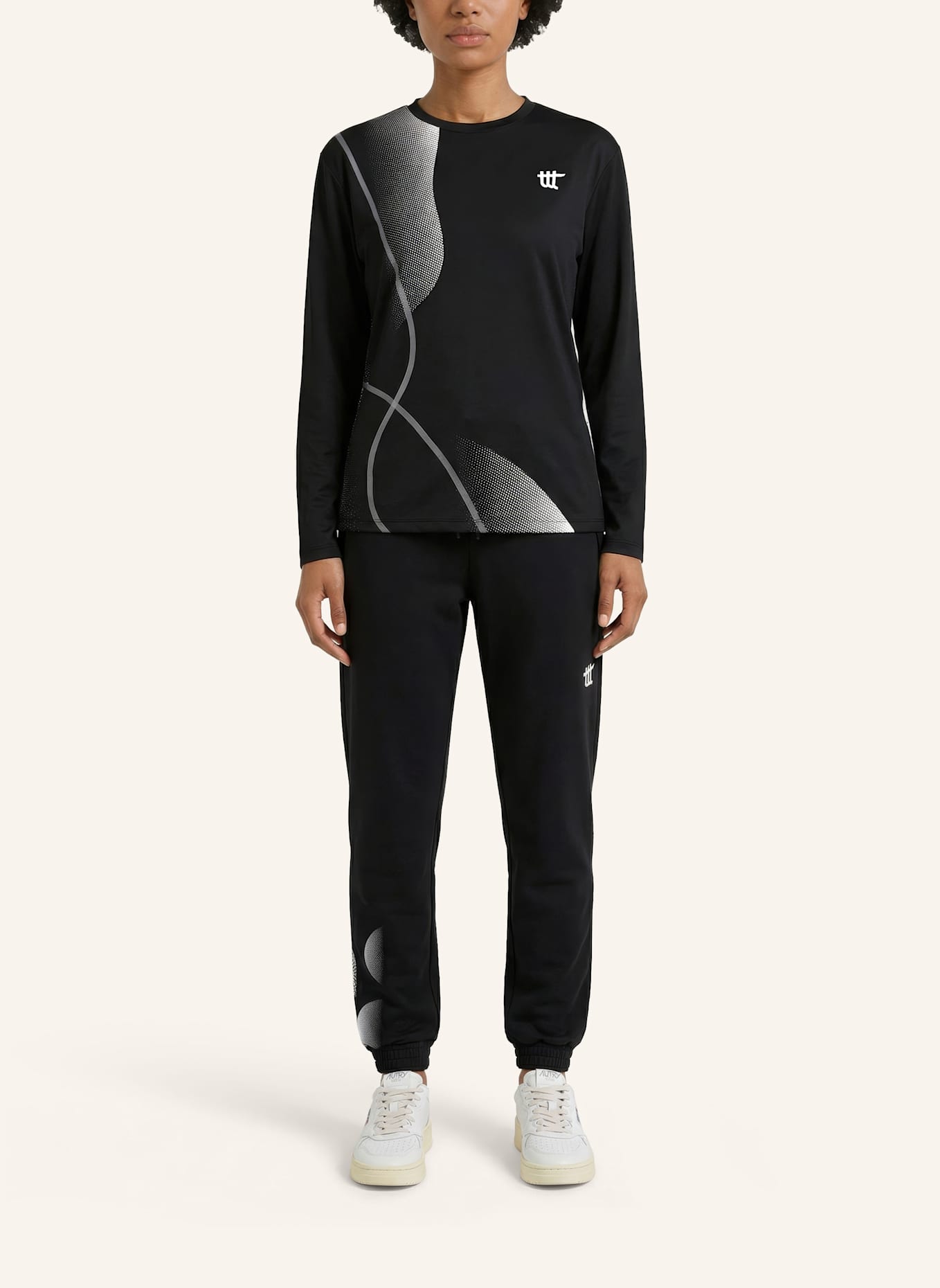 to the top Long Sleeve PACE: SCHWARZ