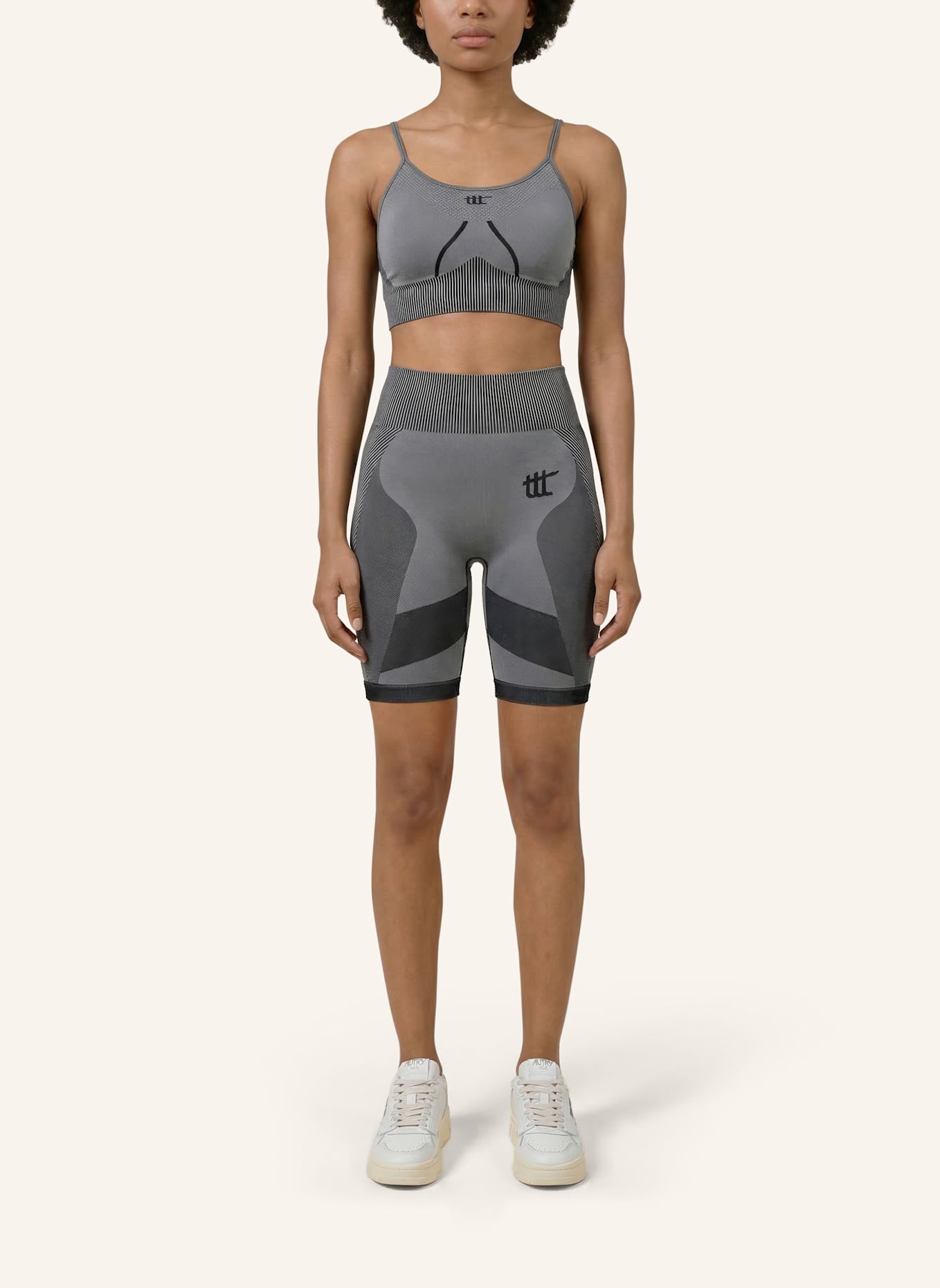 to the top Short Leggings SEAMLESS LIGHT: GRAU