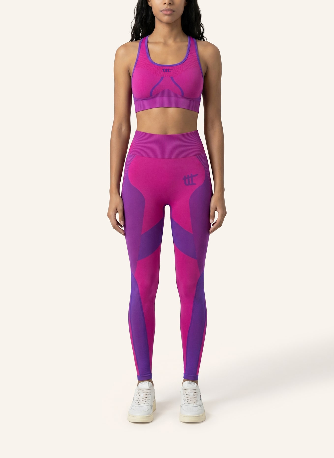 to the top Sports Bra Seamless Sports Bra: LILA