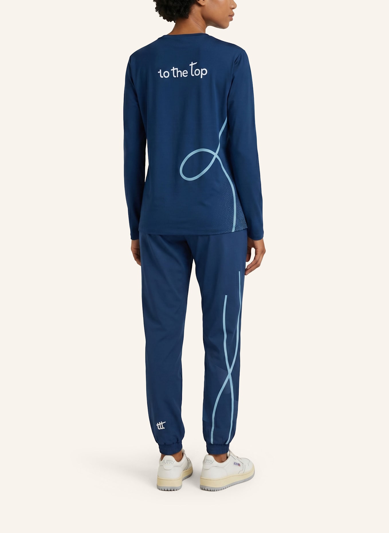 to the top Track Pants PACE: BLAU