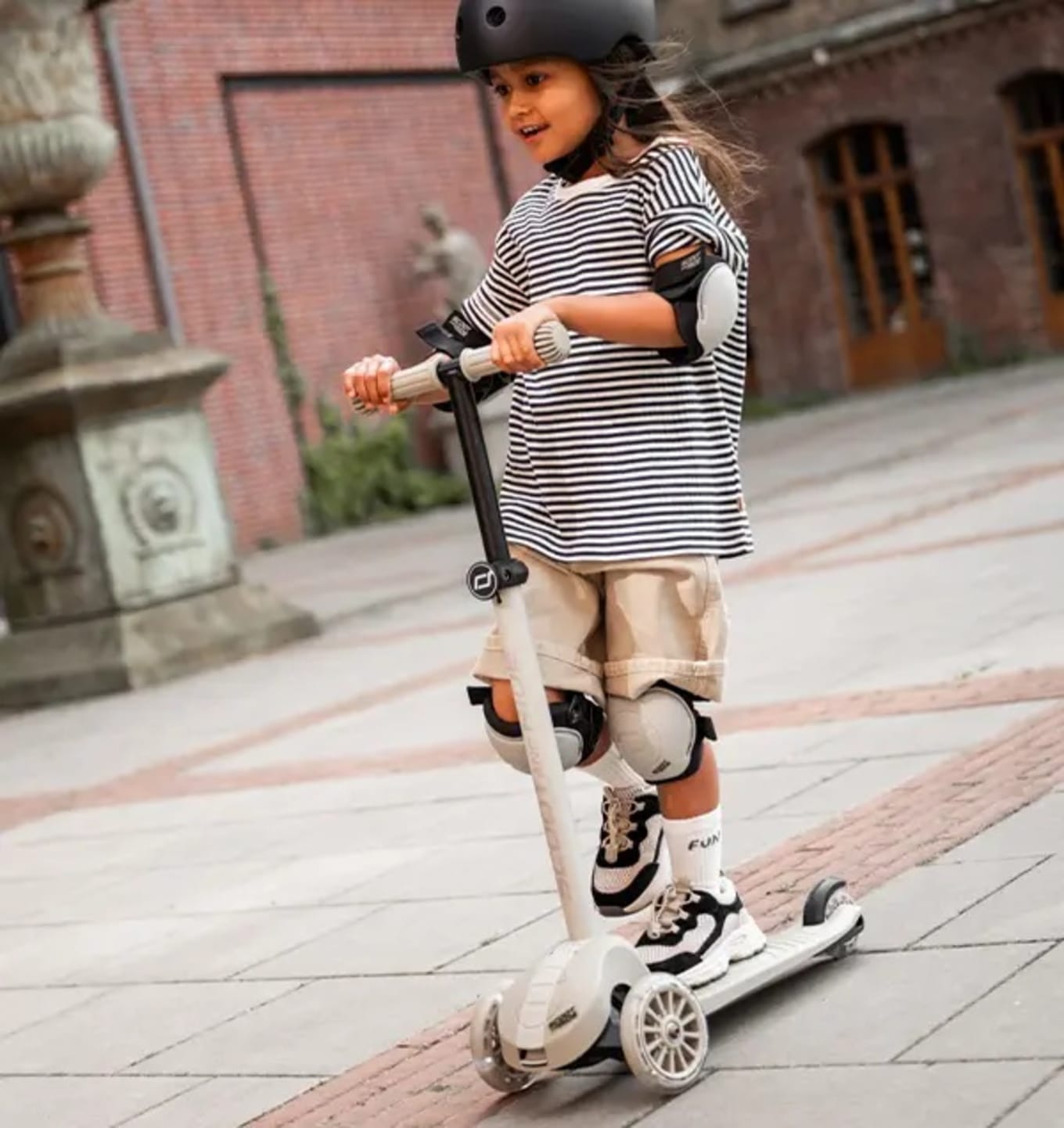 Scoot and Ride Scooter HIGHWAYKICK 3S: BEIGE