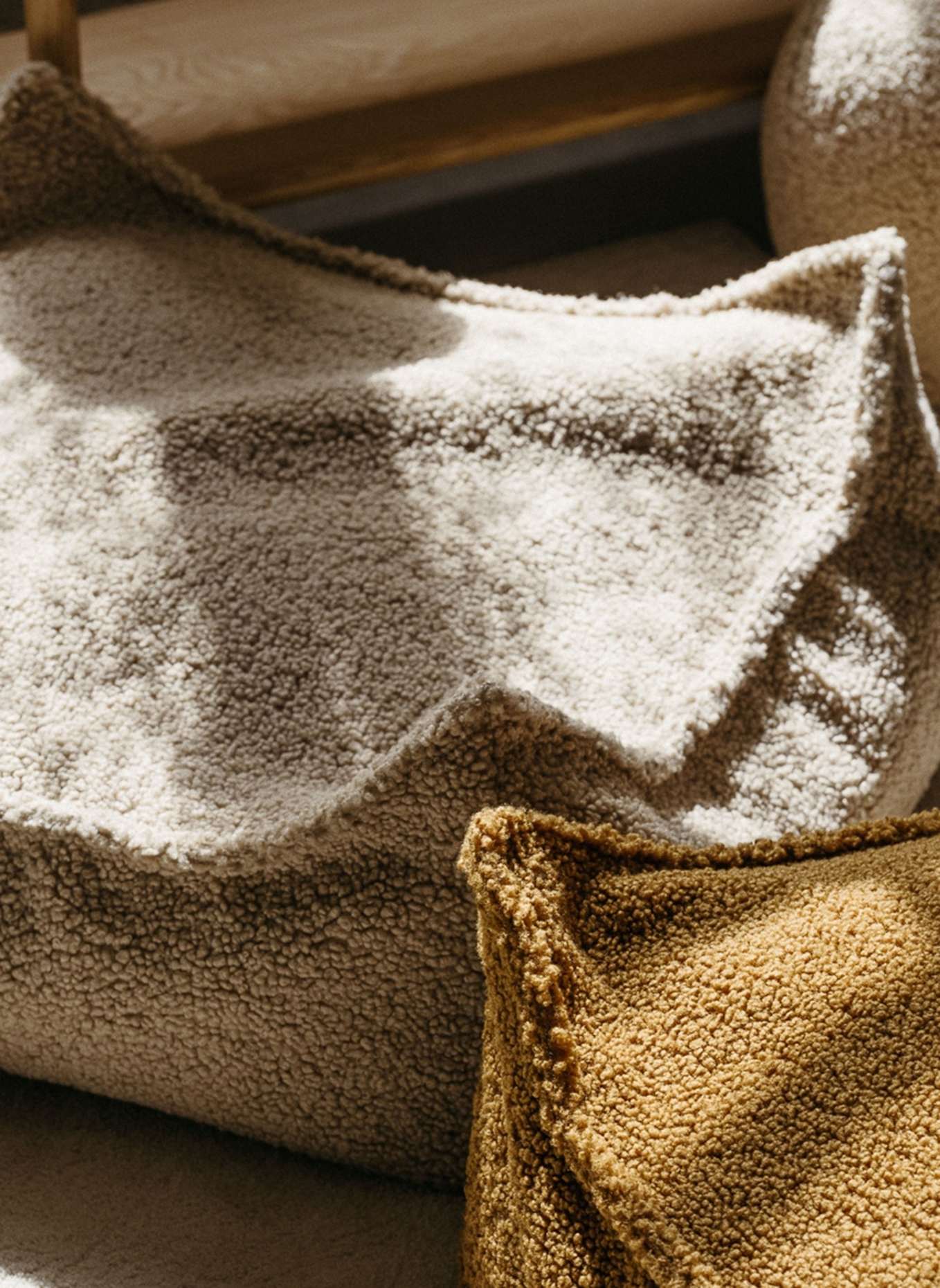 wigiwama Ottoman SQUARE: BRAUN