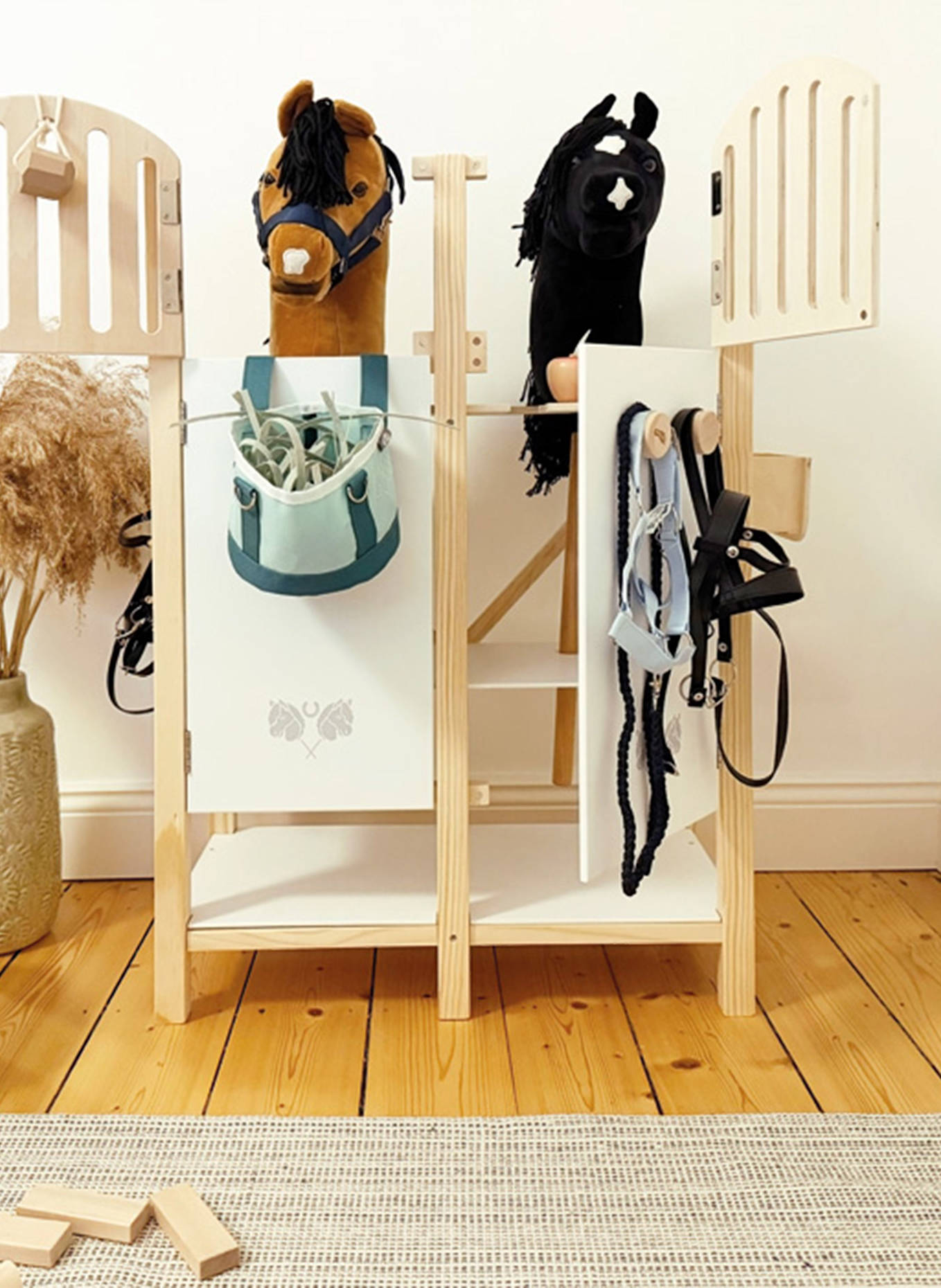 small foot Hobby Horse PFERDESTALL: BRAUN