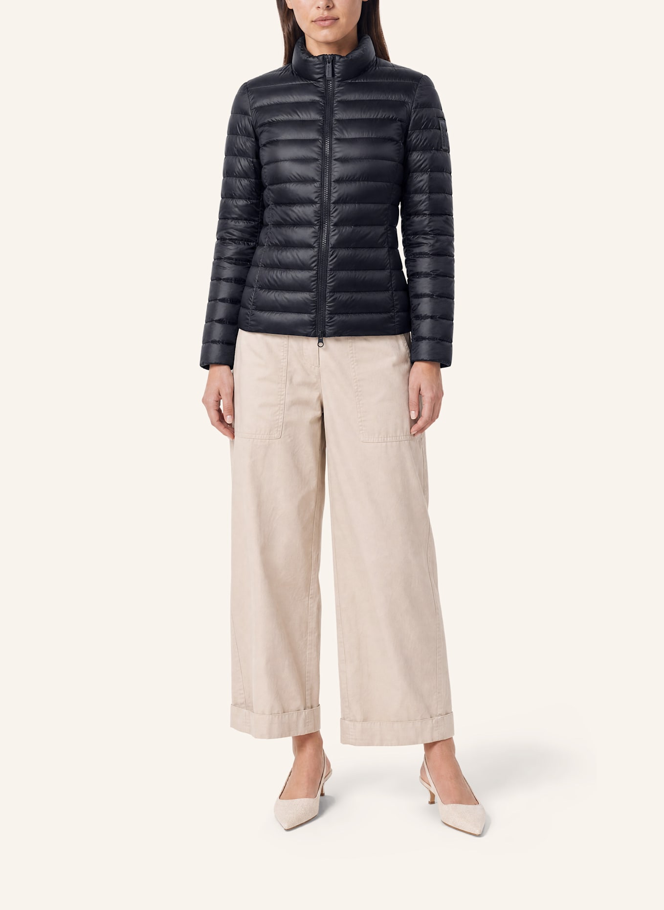BOMBOOGIE Glänzende Daunenjacke mit Stehkragen: BLAU