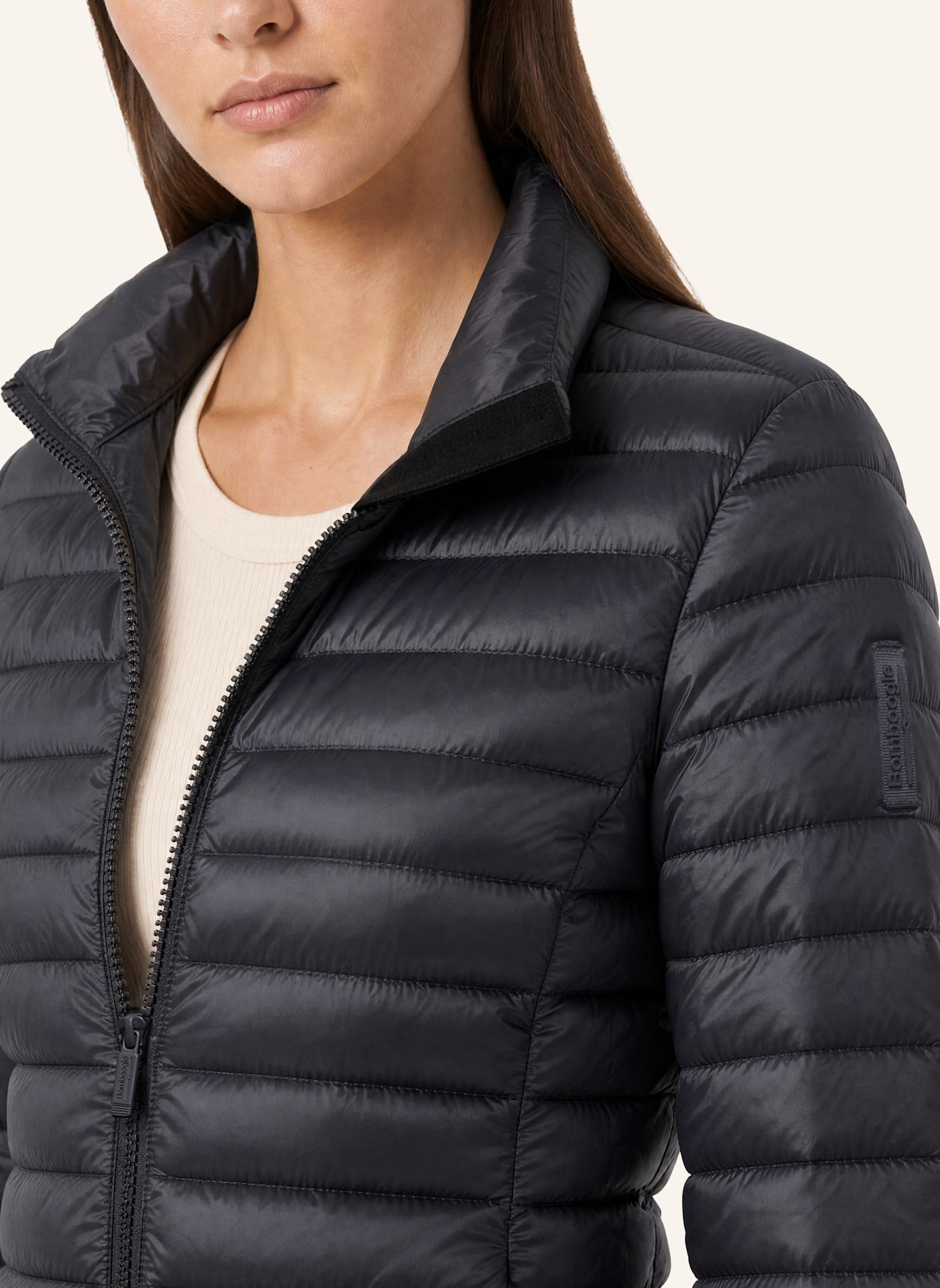 BOMBOOGIE Glänzende Daunenjacke mit Stehkragen: BLAU