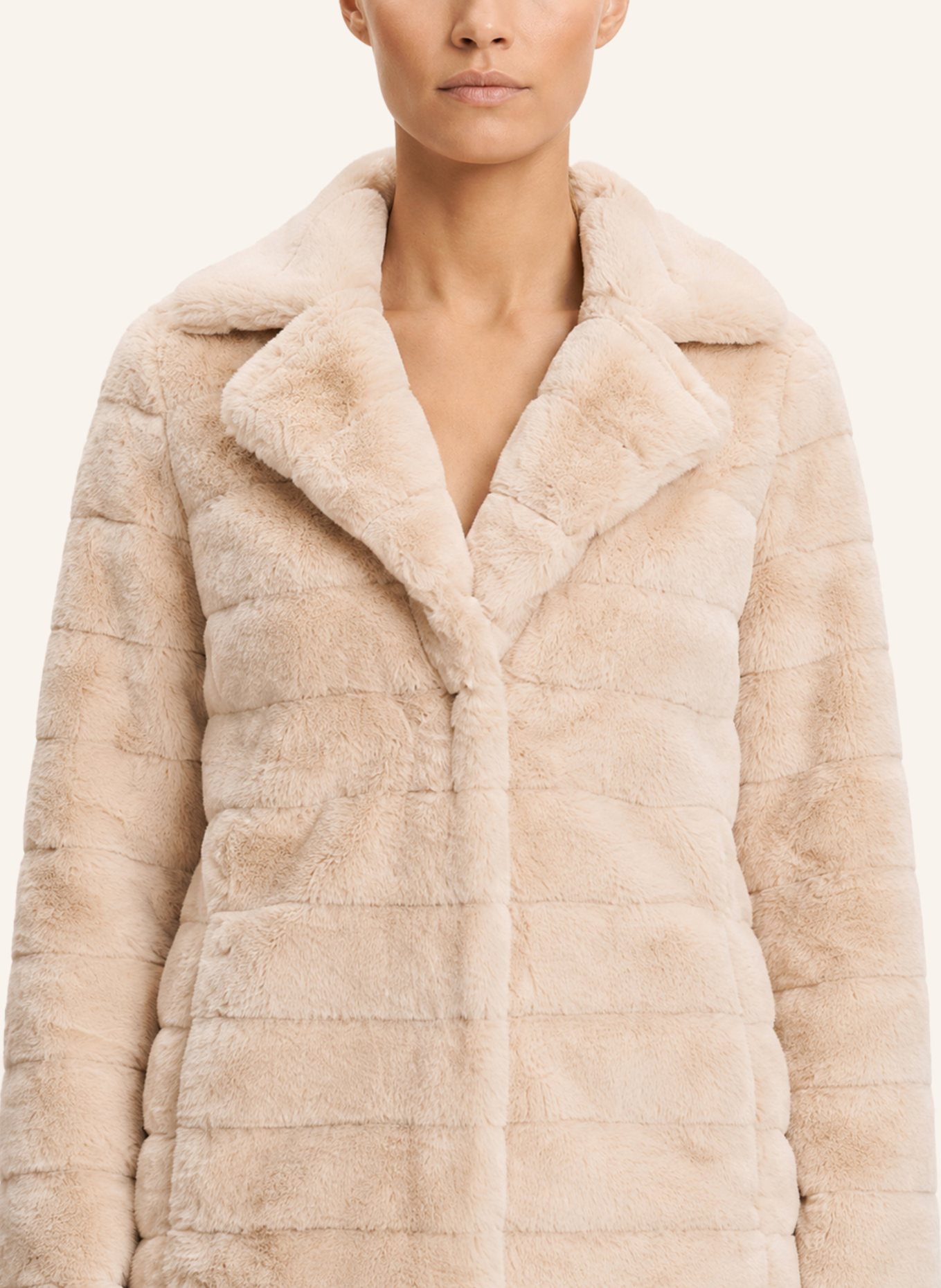 AMERICANDREAMS Faux Fur Coat Short Bailey: CREME