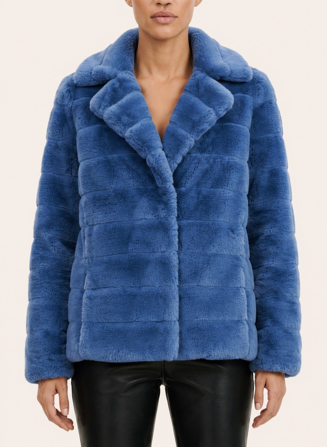 AMERICANDREAMS Faux Fur Coat Short Bailey: HELLBLAU