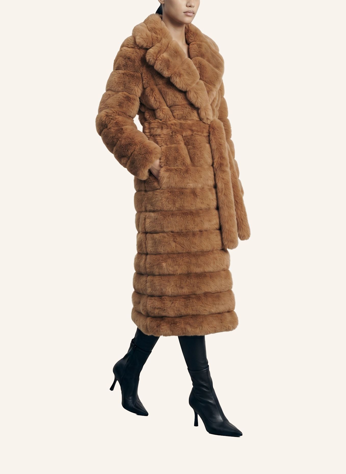 AMERICANDREAMS Leelai Long Faux Fur Coat: BROWN
