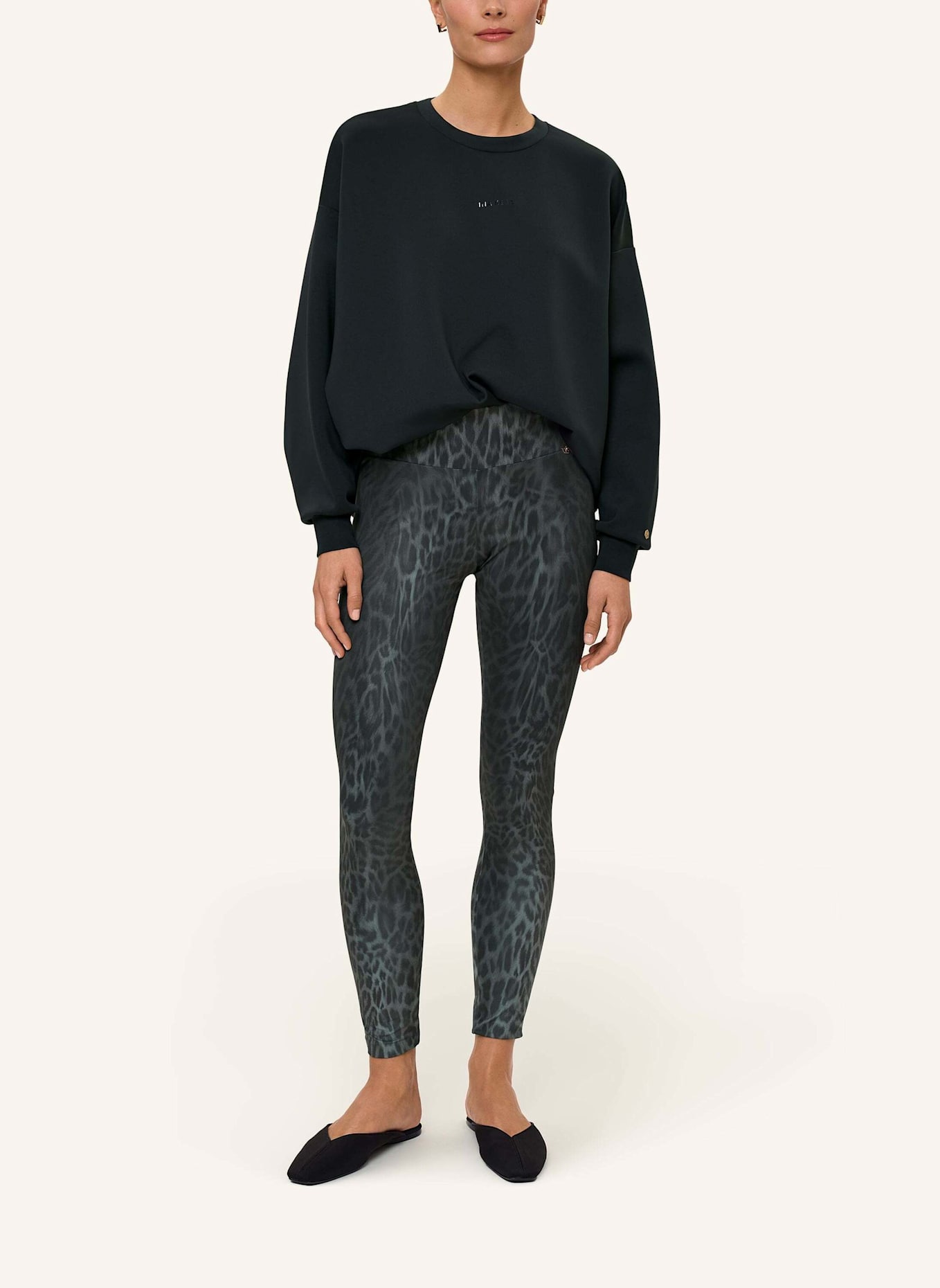 INA KESS Hose LEOPARDI PRINT PANTS: DUNKELGRÜN