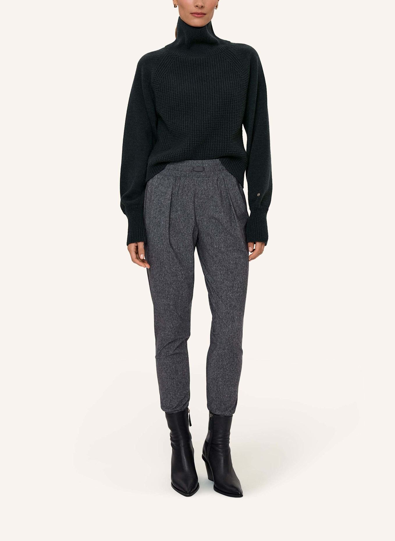 INA KESS Hose STREGALUX TRACK PANTS: GRÜN