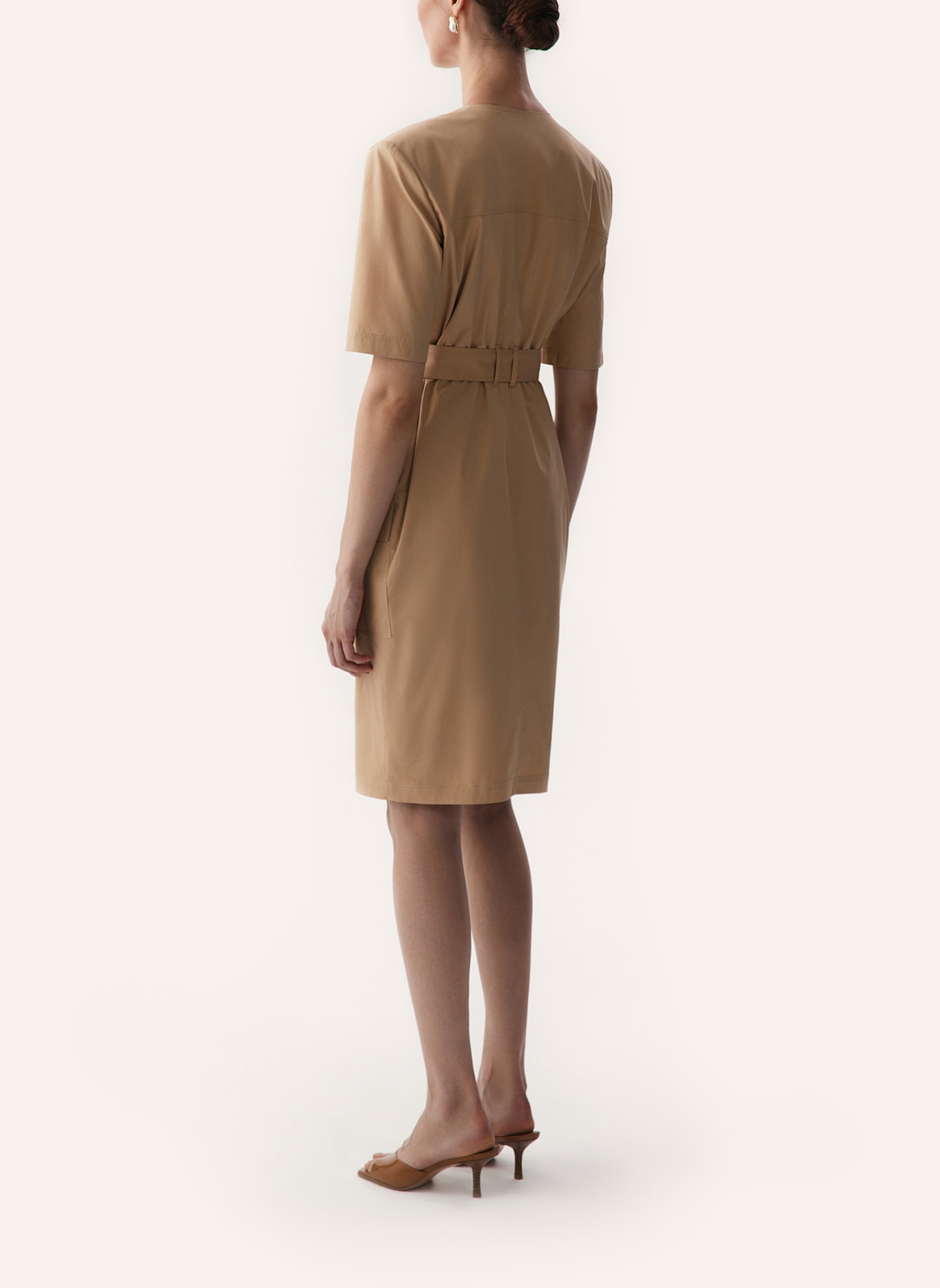 PINXIT Kleid mit Pattentaschen: BEIGE