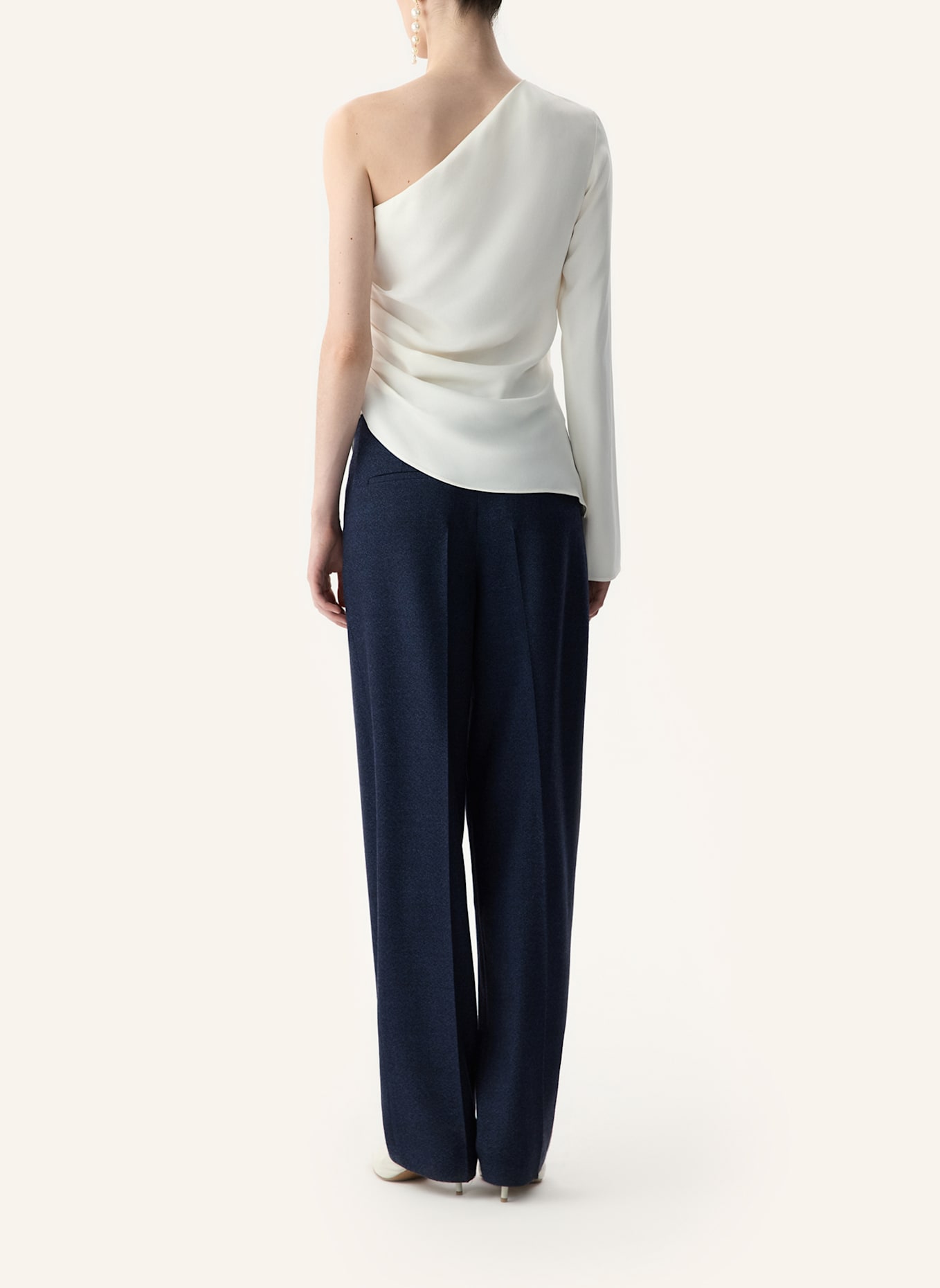 PINXIT One-Shoulder Viskosebluse: ECRU