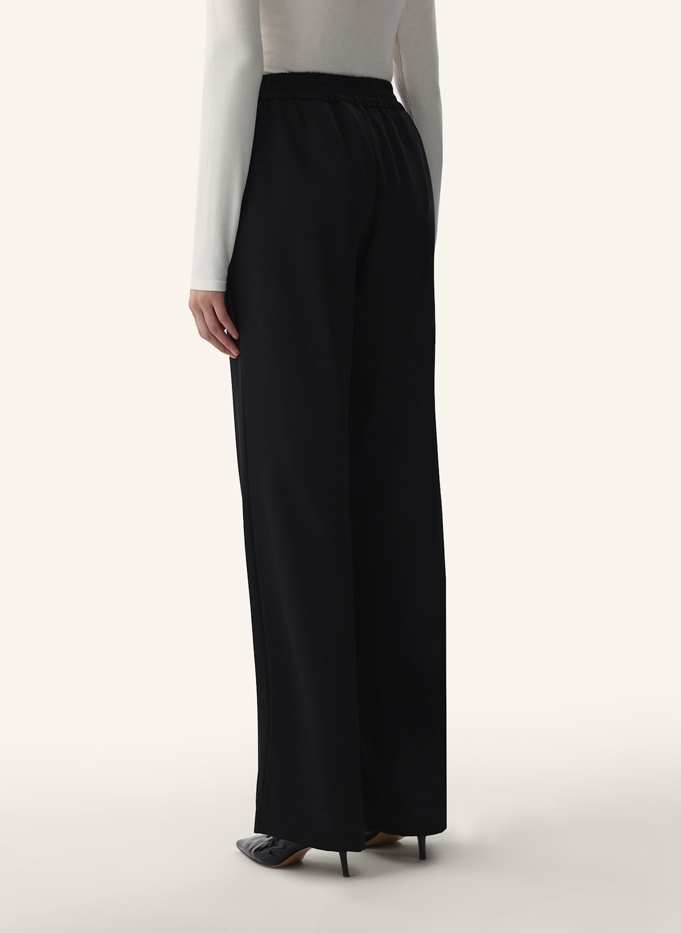PINXIT Hose mit Schnürdetail: SCHWARZ