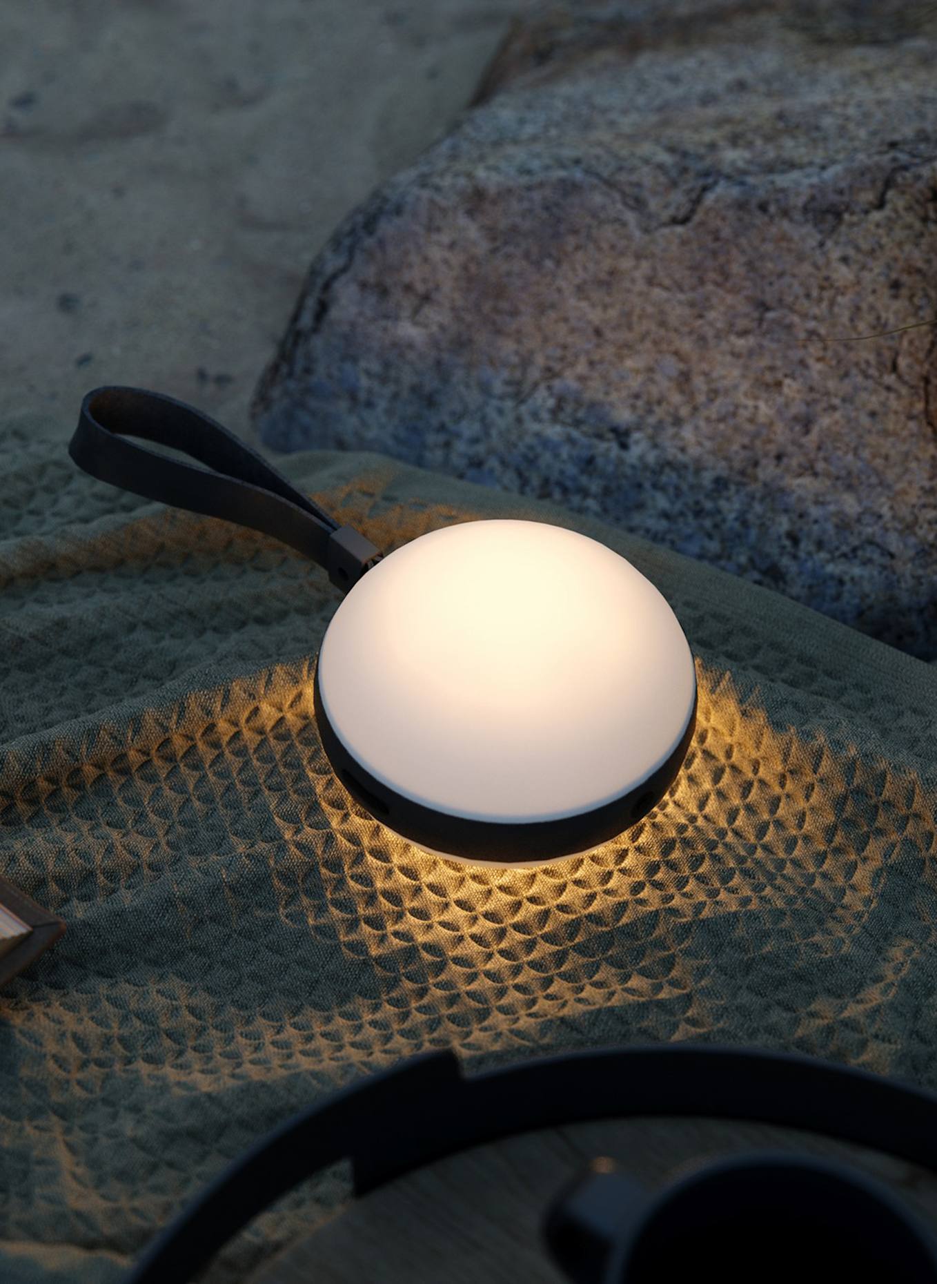 nordlux Akkuleuchte BRING TO-GO 12: SCHWARZ/ WEISS