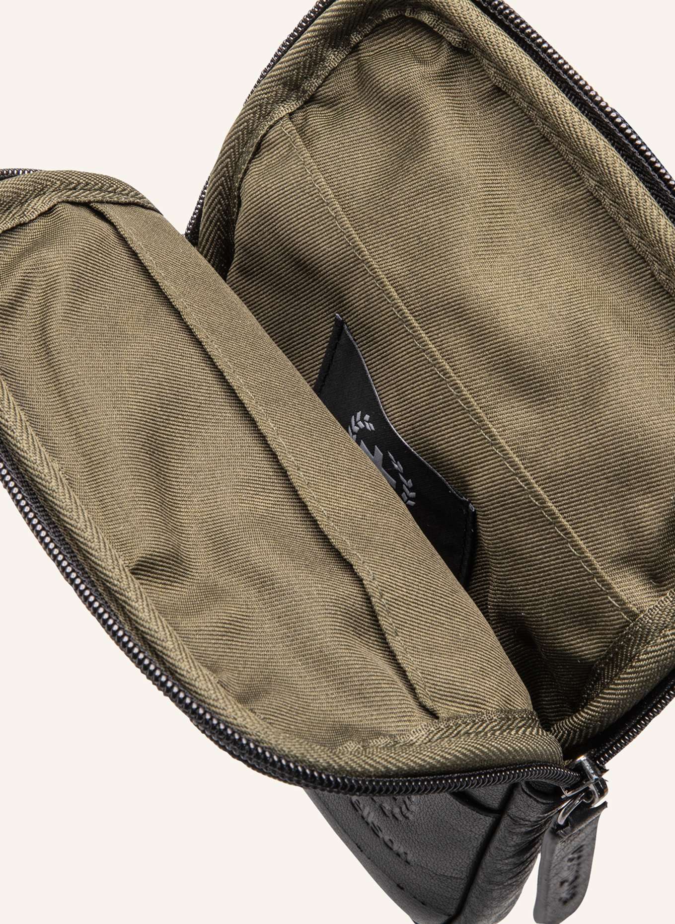 STRELLSON Schultertasche HYDE PARK BRIAN: SCHWARZ