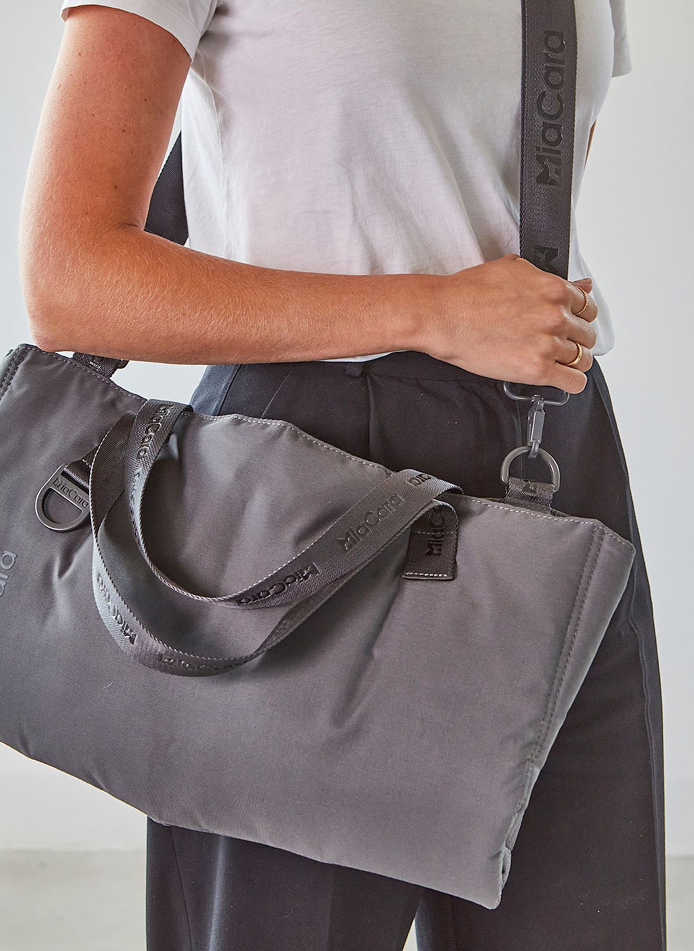 MiaCara Hundereisebett STRADA: DUNKELGRAU