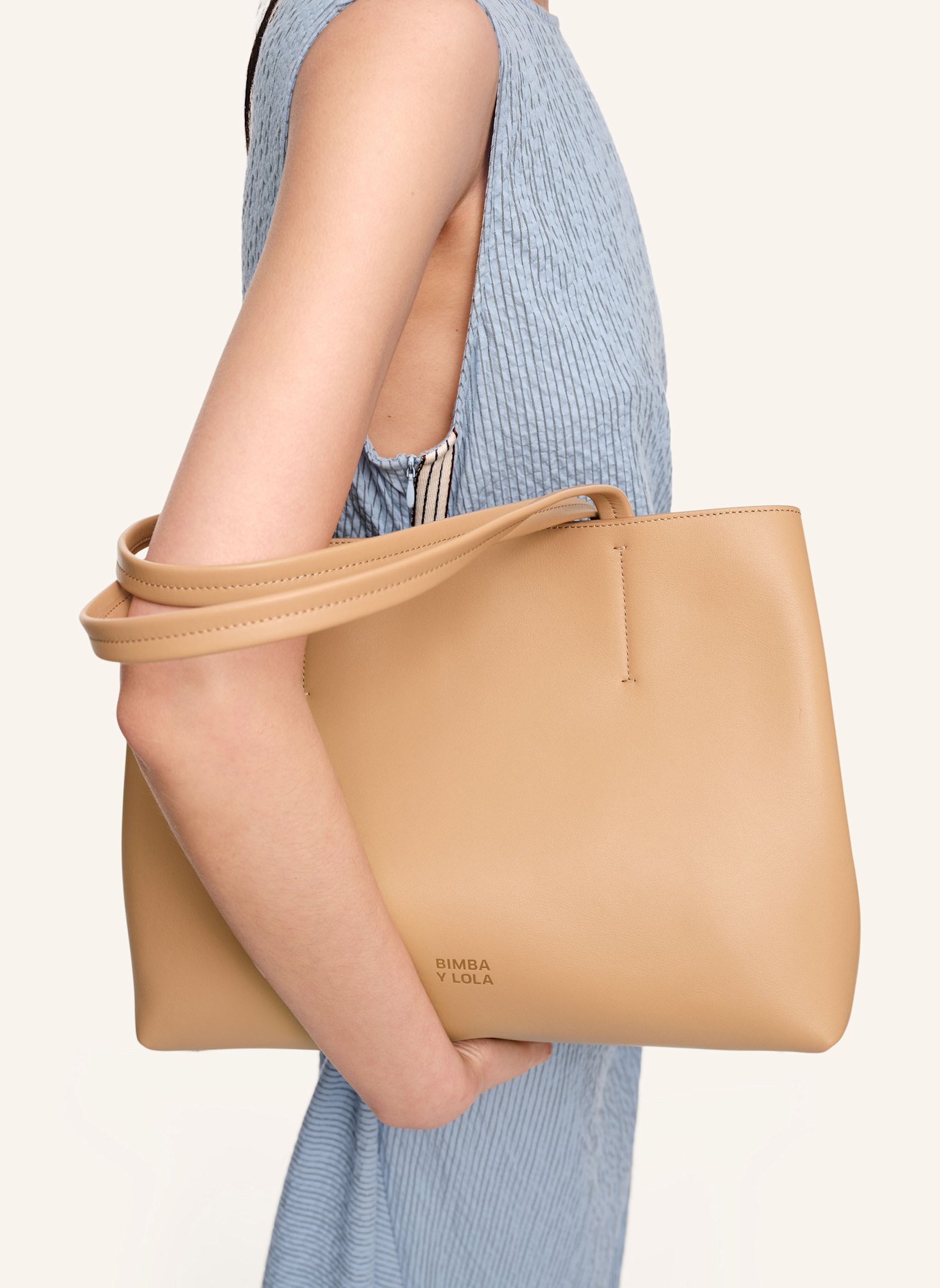 BIMBA Y LOLA Shopper Chihuahua: BRAUN