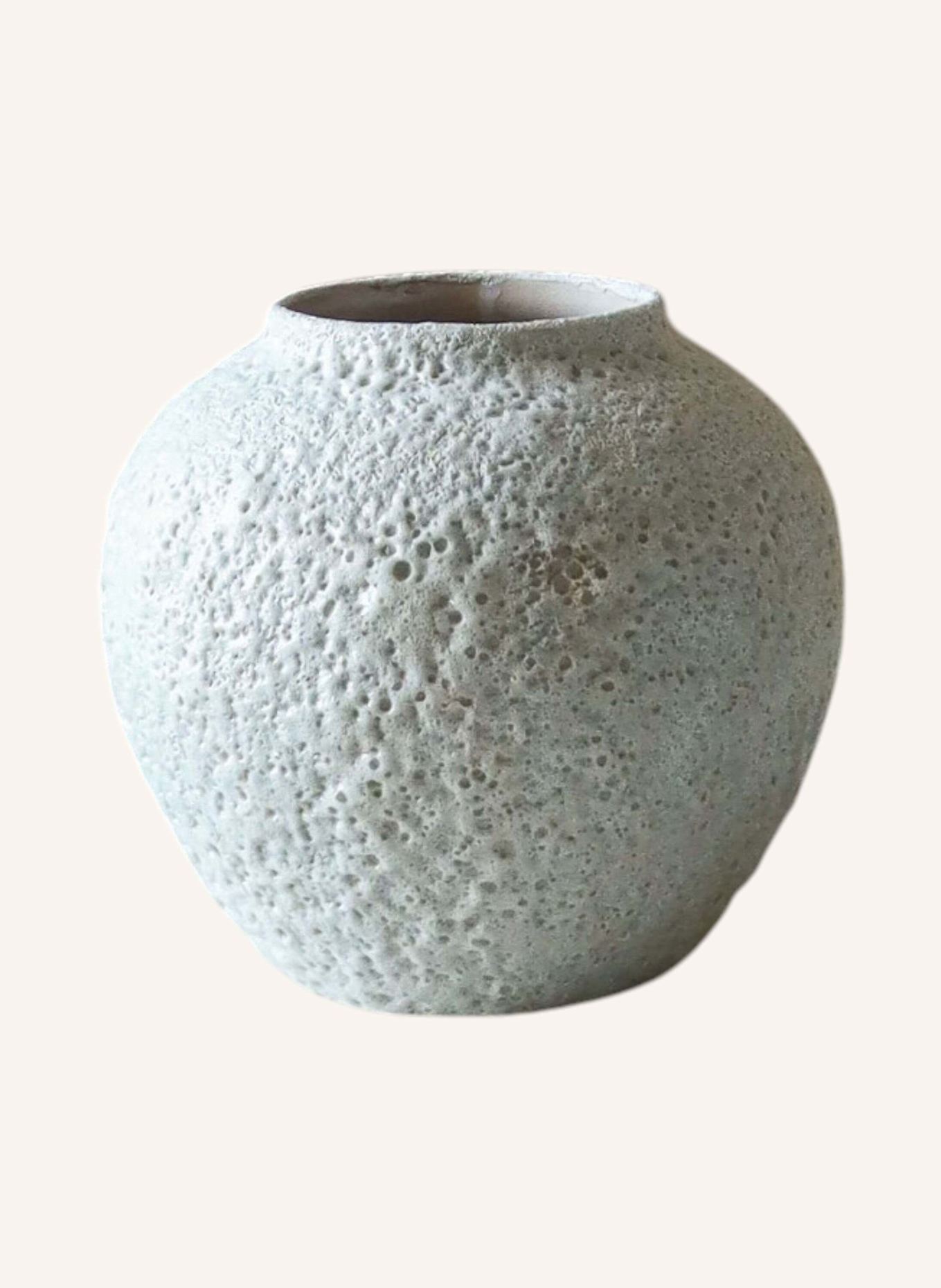 Botané Vase SHORT CERAMIC VOLCANIC
