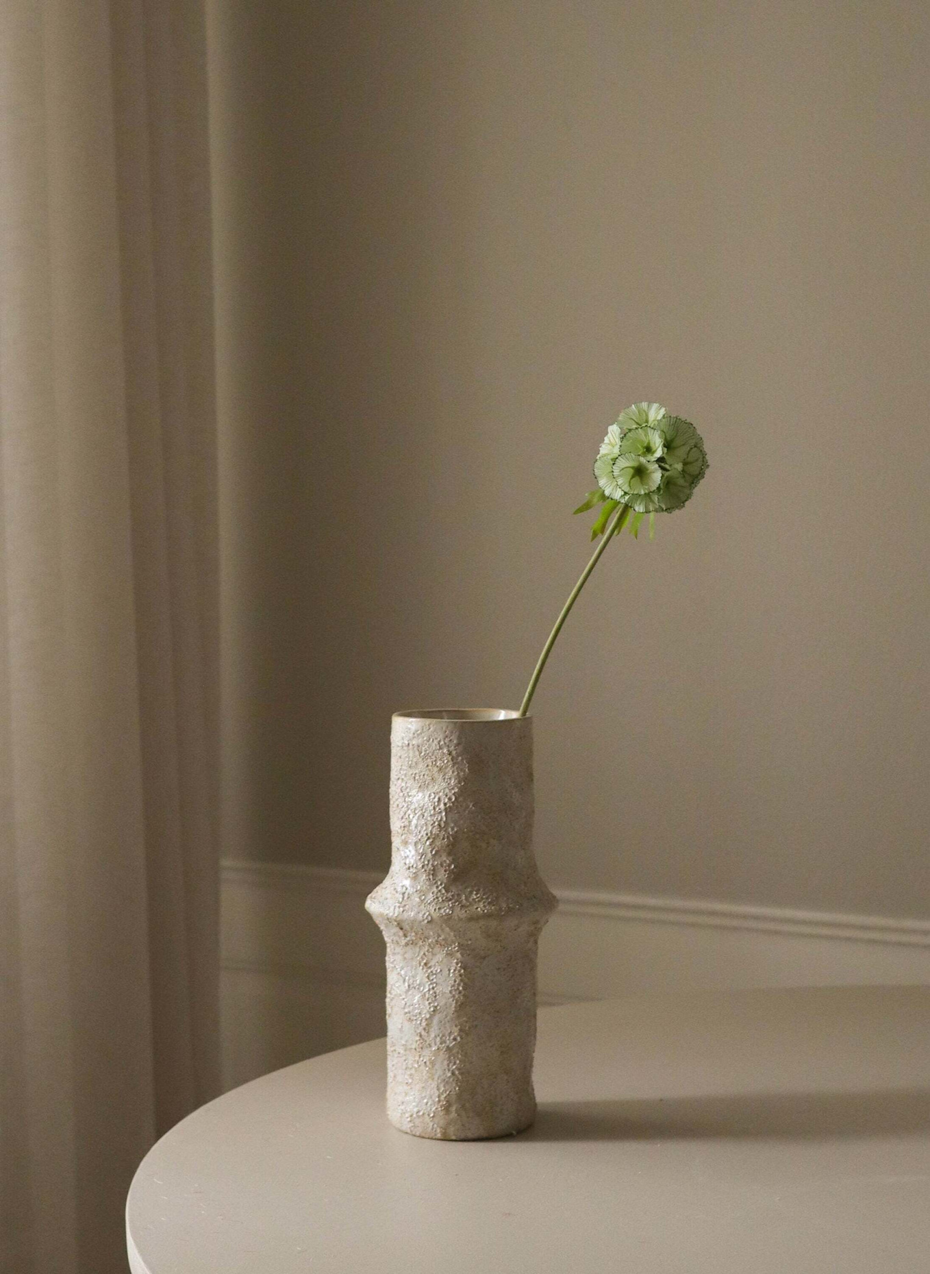 Botané Kunstblume SCABIOSA SEED POD FLOWER: HELLGRÜN