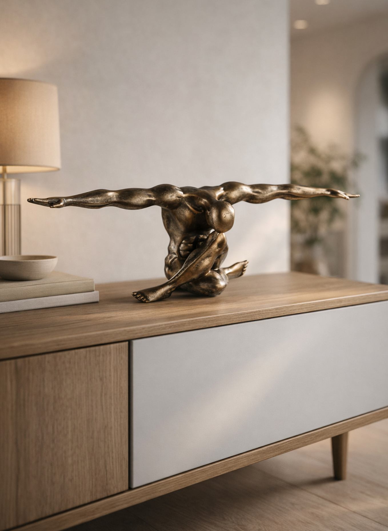 GILDE Skulptur CLIFFHANGER: BRAUN