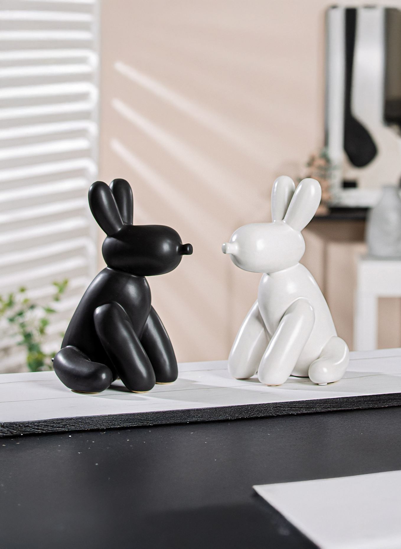 GILDE Figur BALLONHUND LUCY: WEISS