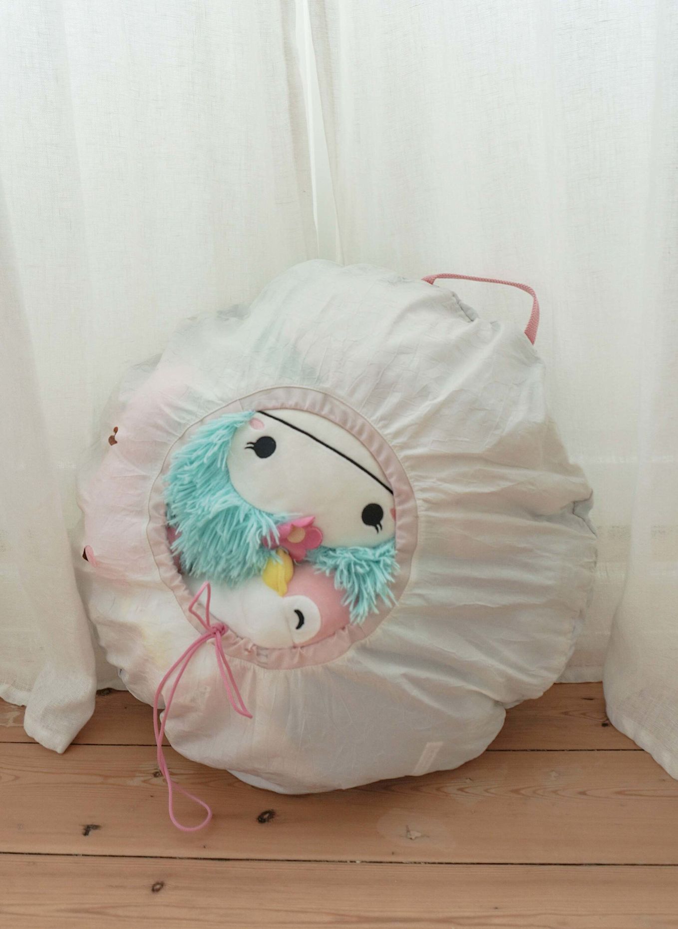 FÓLK Reykjavík Kissenhülle AIRBAG: HELLBLAU