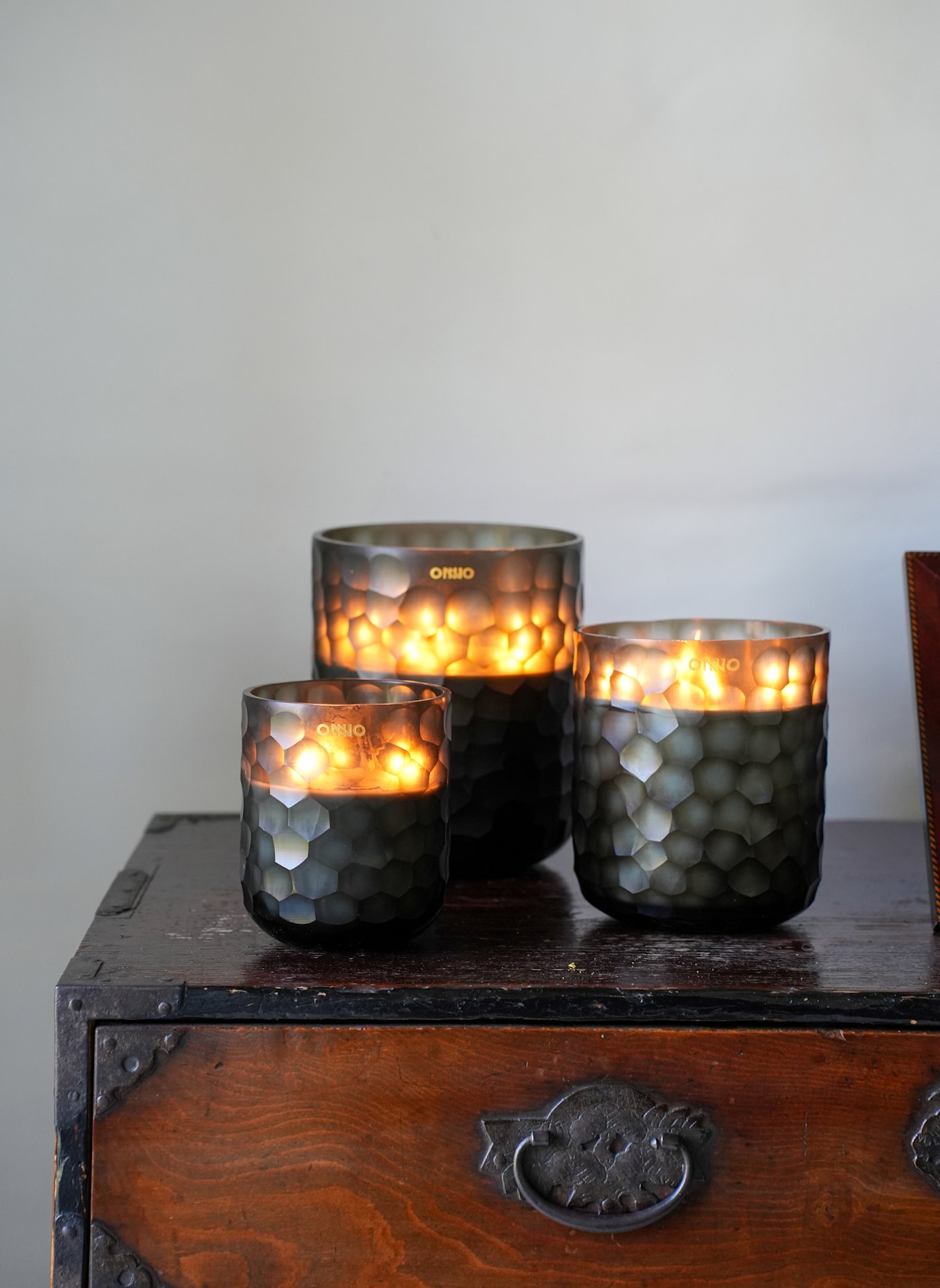 ONNO Collection Duftkerze ETERNAL GINGER FIG: DUNKELGRAU