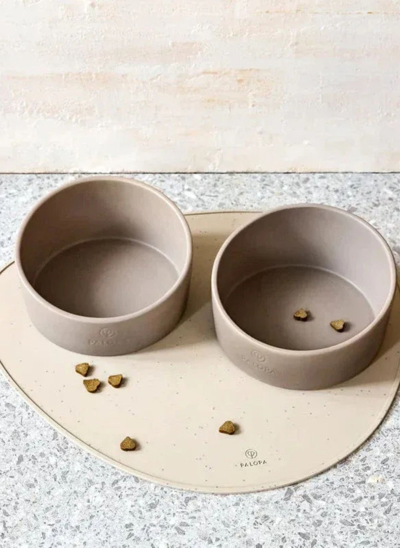 PALOPA Napfunterlage LOUA GRANULE: TAUPE