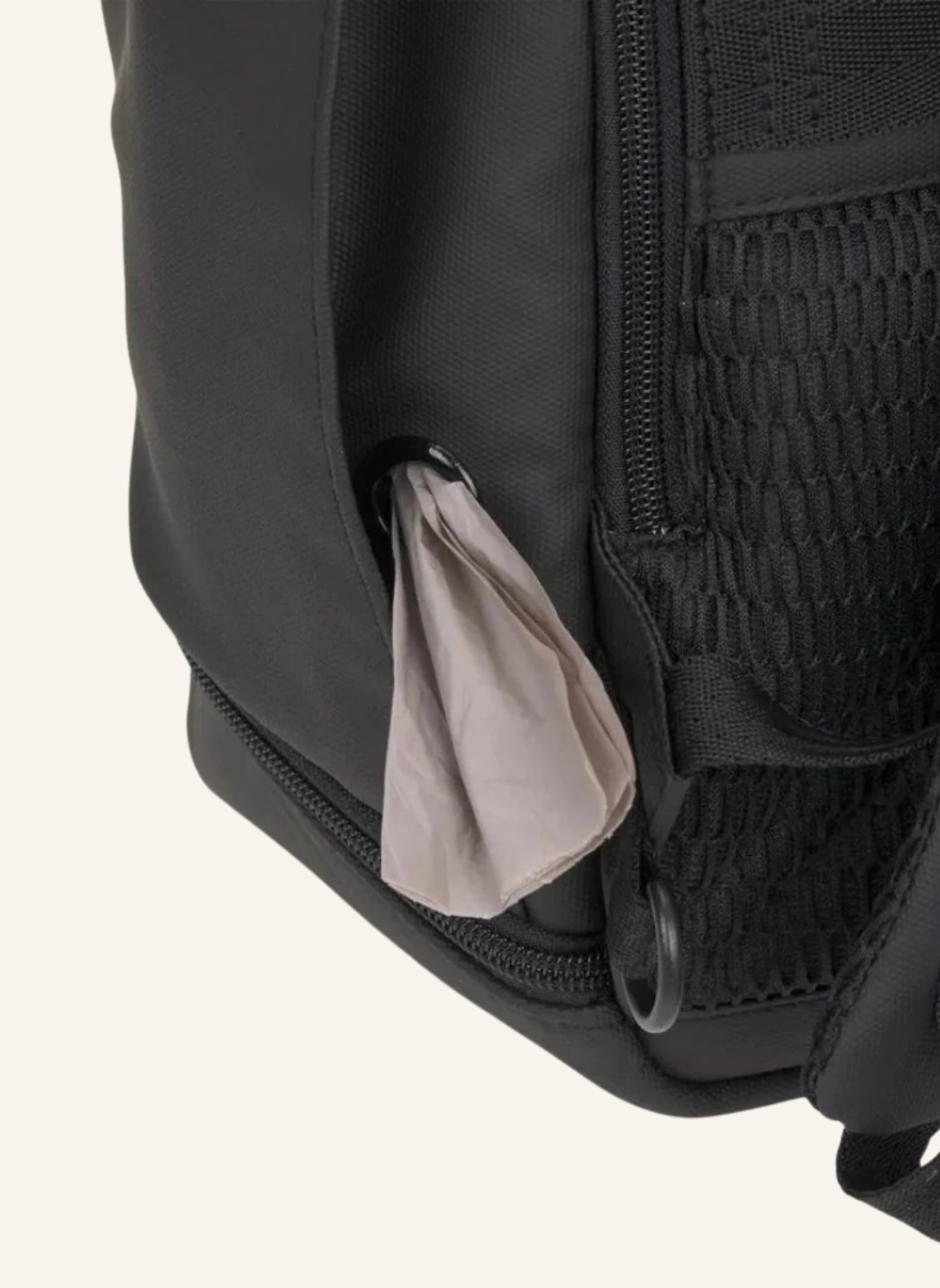 PALOPA Rucksack YOSKA: SCHWARZ