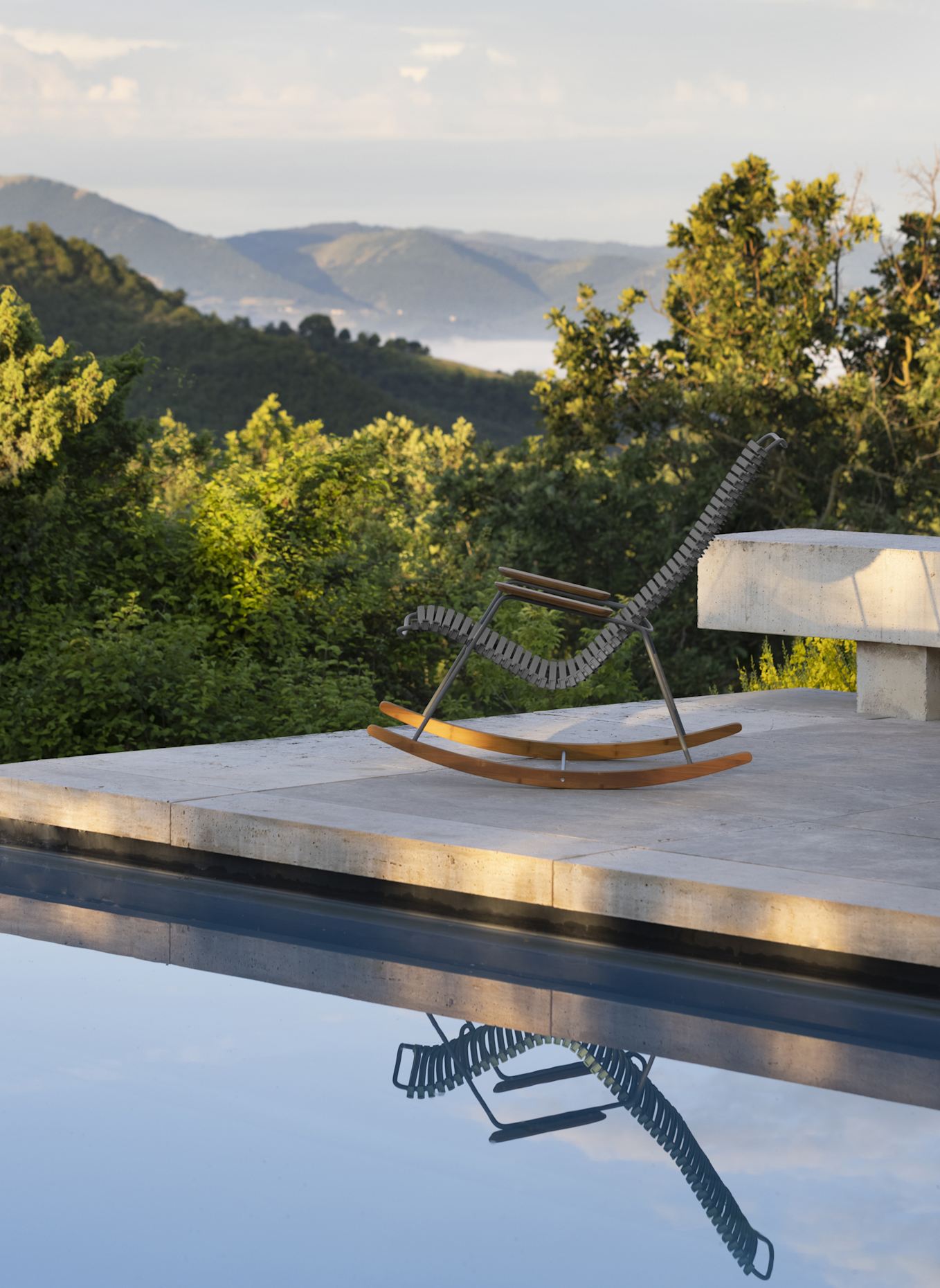 HOUE Schaukelstuhl CLICK: GRAU