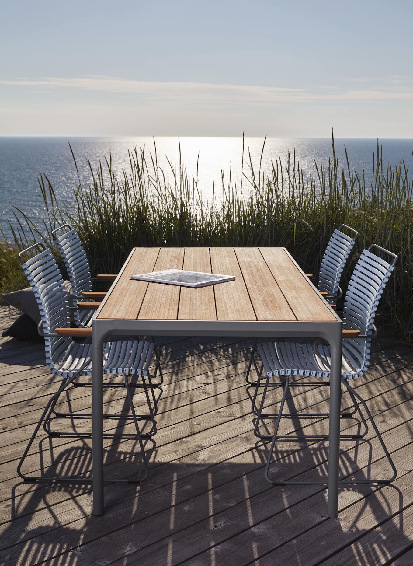 HOUE Gartentisch FOUR: GRAU