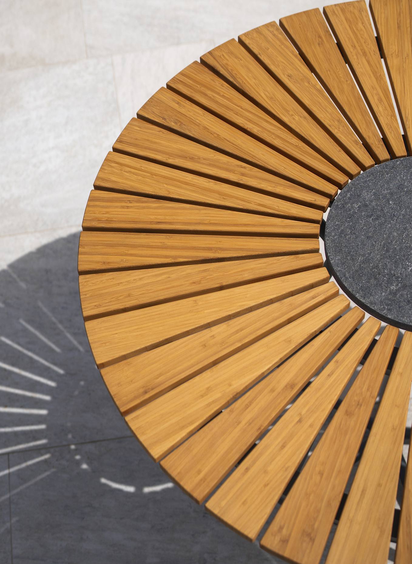 HOUE Gartentisch CIRCLE: GRAU