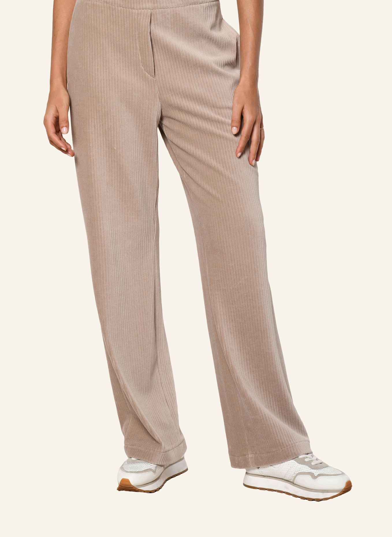 White Label Hose Hose: BEIGE