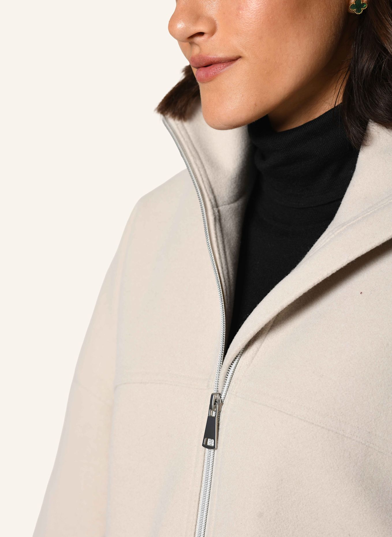 White Label Jacke Blouson in Wolloptik: CREME